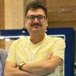 عباس خسروی جراح و متخصص بیماریهای چشم، دارای بورد تخصصی
