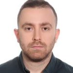 آریا رئوف دکترای حرفه‌ای دندانپزشکی