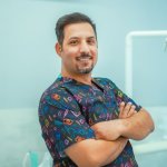 دکتر نادر رزازان دکترای حرفه ای دندانپزشکی