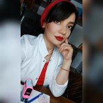 کارشناس نیلوفر فرخی کارشناسی مامایی