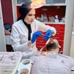 طیبه امن زاده دکتر [اَمَن زاده] دندانپزشک عمومی و زیبایی پوست، با بیش از [18] سال تجربه در زمینه ارائه خدمات تخصصی دندانپزشکی، از چهره‌های خوش‌نام و مورد اعتماد در این حوزه هستم. بعد از پایان رساندن و همواره با شرکت در دوره‌های تخصصی(دکتر , دکتر طیبه امن‌زاده از پژوهشگران و متخصصان برجسته کشور در حوزه‌های علمی و دانشگاهی است. ایشان با برخورداری از دانش تخصصی، تعهد حرفه‌ای و سابقه درخشان در حوزه آموزش و پژوهش، نقش موثری در ارتقاء سطح علمی جامعه دانشگاهی ایفا کرده